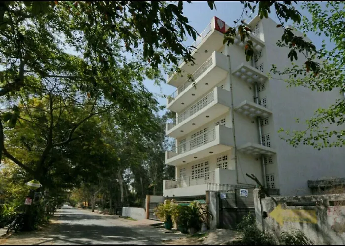 Mehra Residency At The Airport Hotel New Delhi